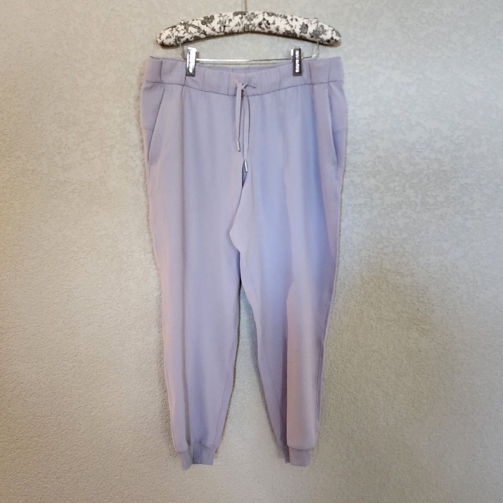 Lululemon On the fly jogger size 12